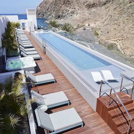 Infinity 0-8 Luxe Sea View 2b