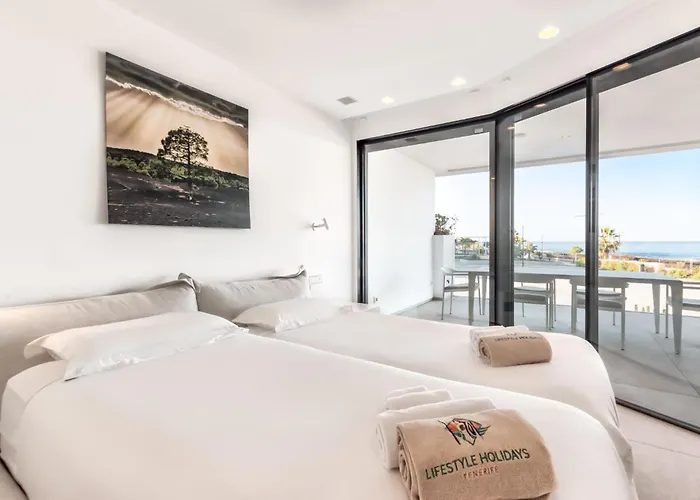 Infinity 0-8 Luxe Sea View 2b *